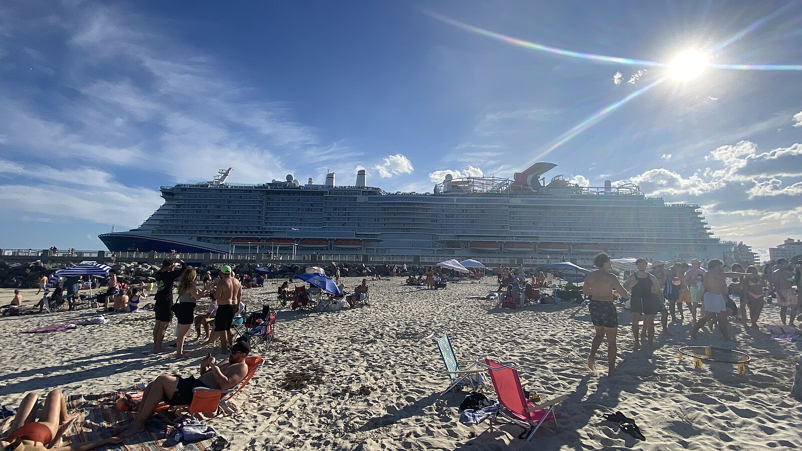 Can You Bring Snacks on a Carnival Cruise? The Sealed-Package Rule, Explained