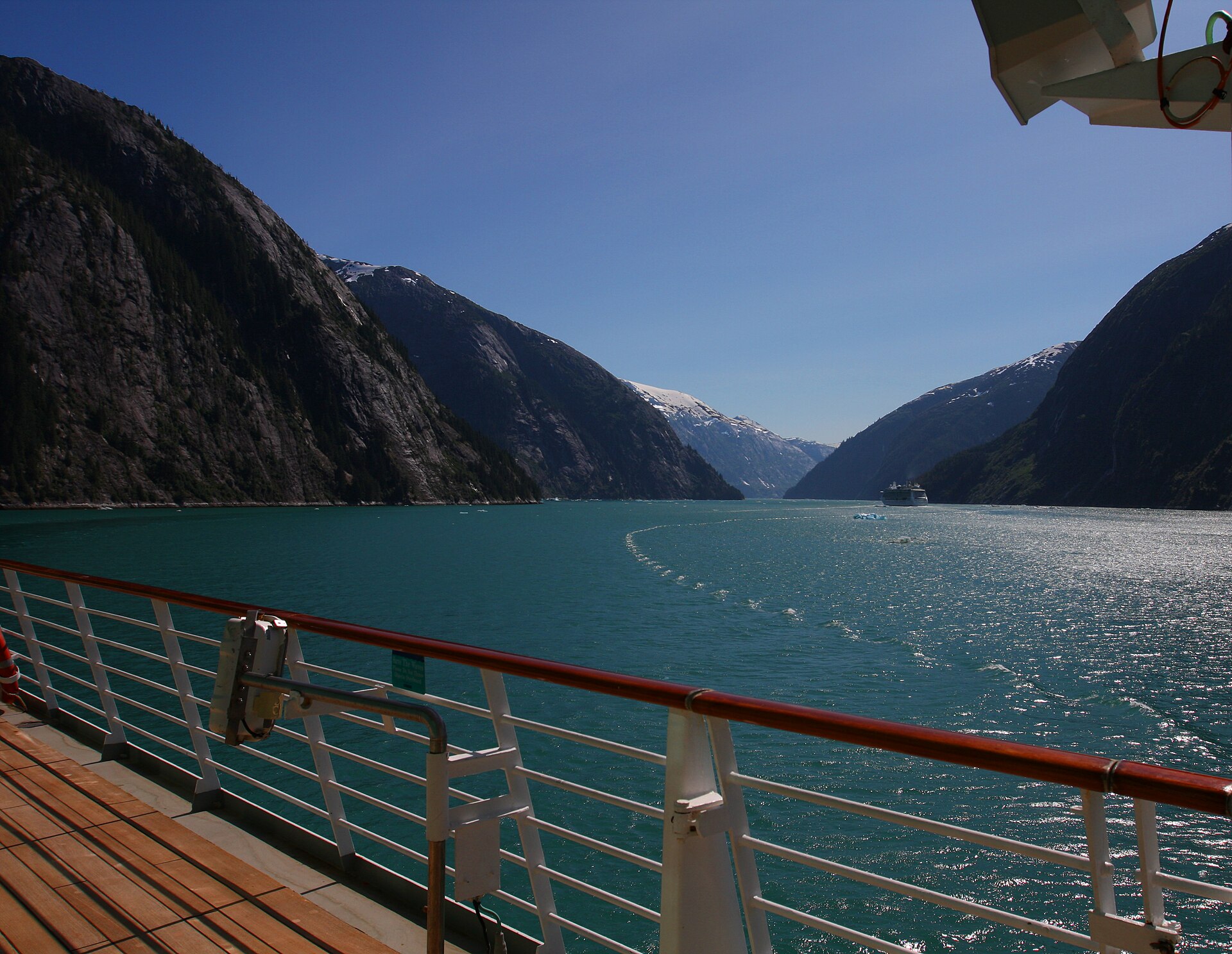 How to Avoid Seasickness on a Cruise: The Cabin, the Pills and the Timing